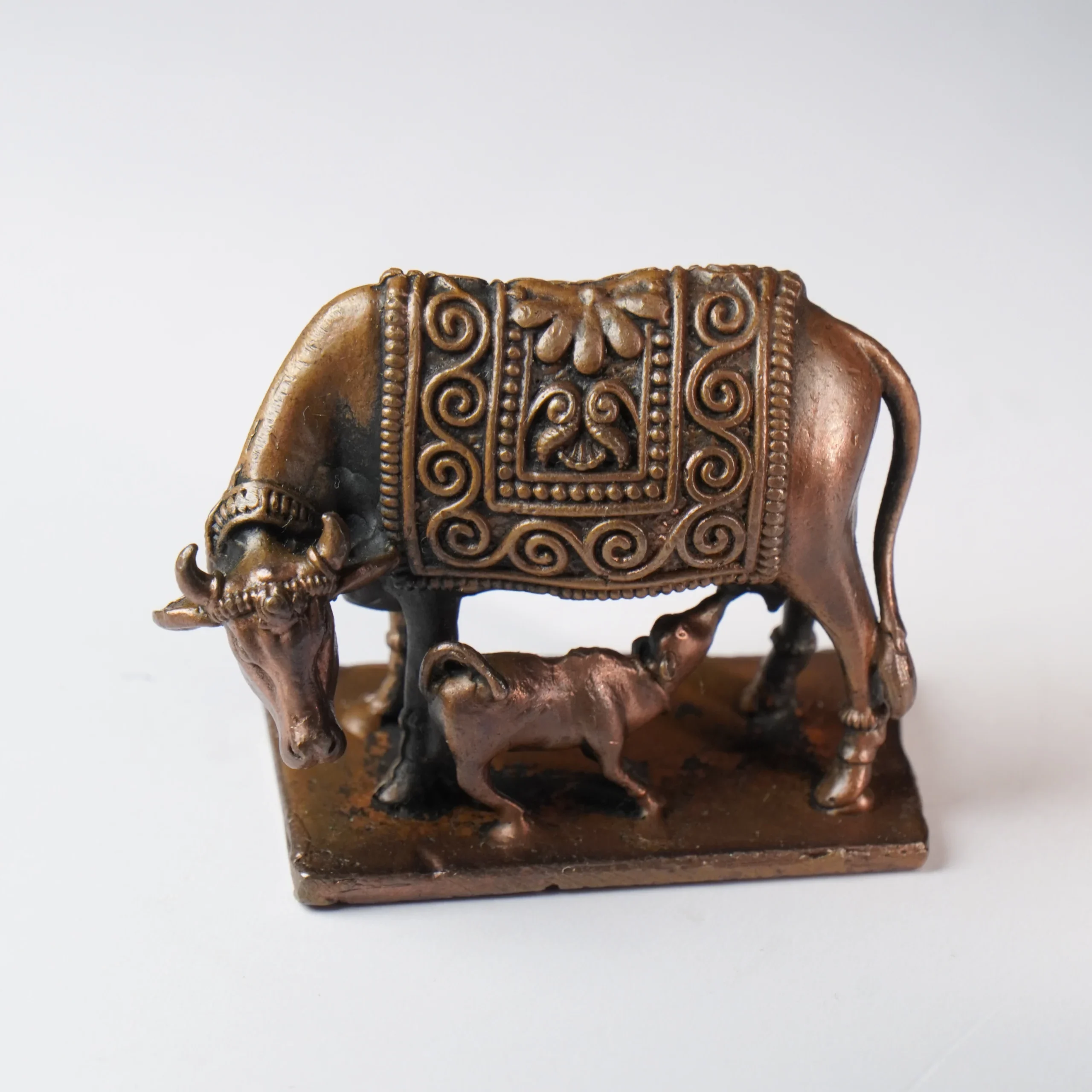 Divine Kamdhenu Cow & Calf Idol - Image 4